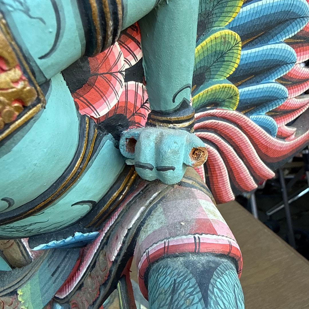 木製神話的生き物彫刻