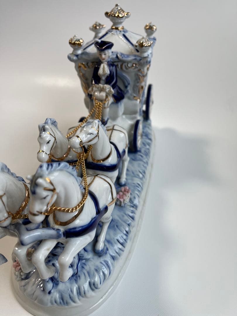 【磁器製アンティーク人形】 昭和から語りかけるセト・ノベルティ　「馬車」