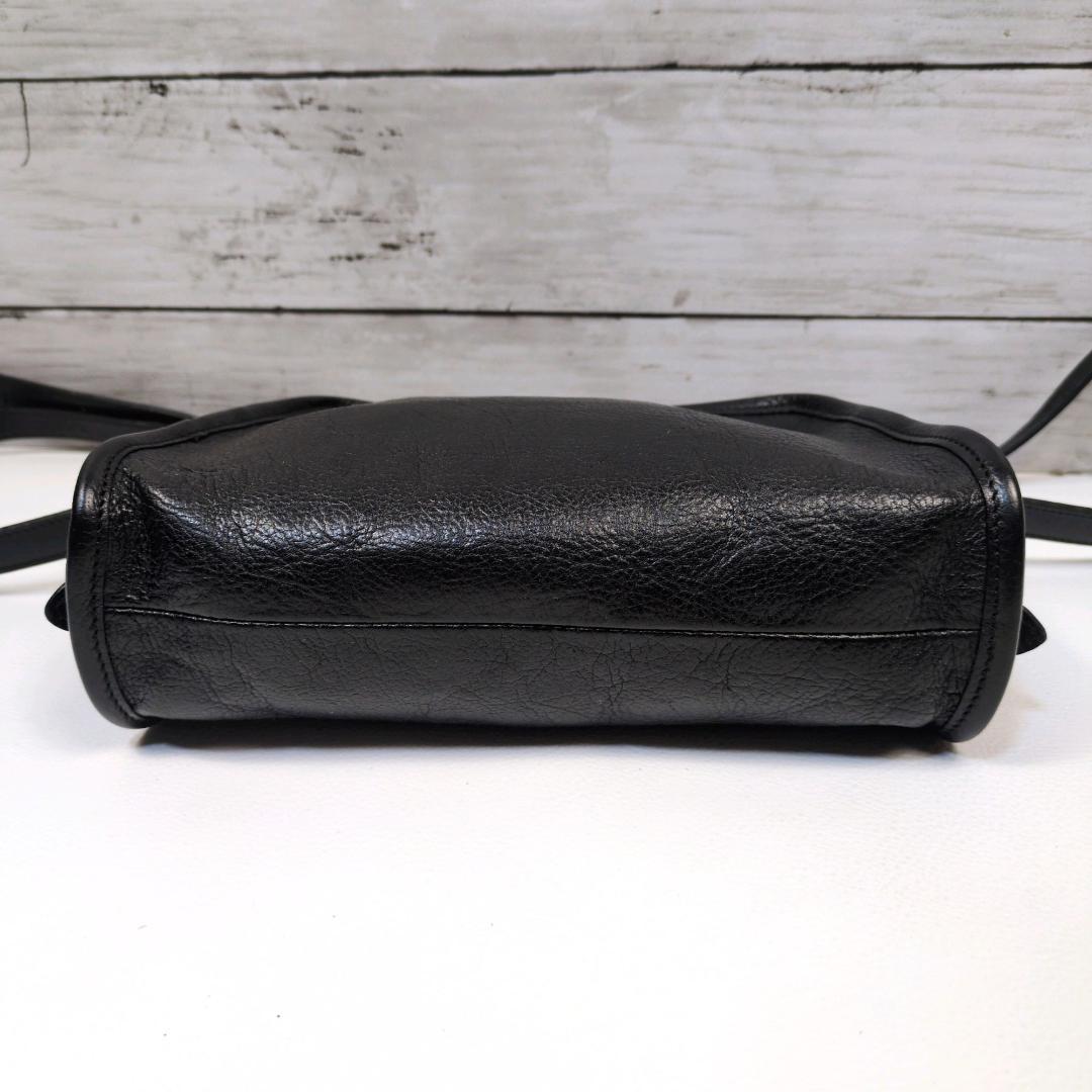 近年 イルビゾンテ IL BISONTE ショルダーバック ブラック シボ