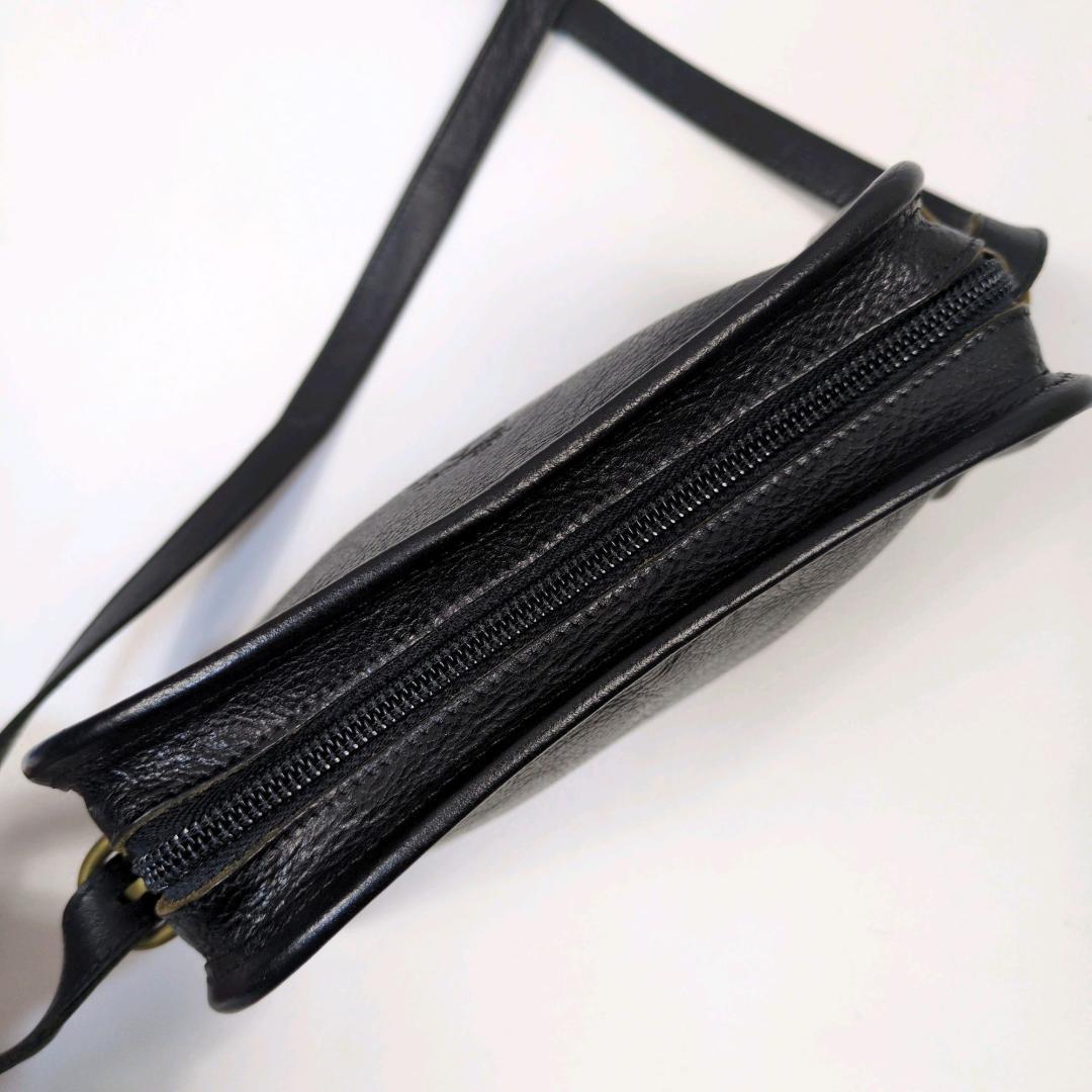 近年 イルビゾンテ IL BISONTE ショルダーバック ブラック シボ