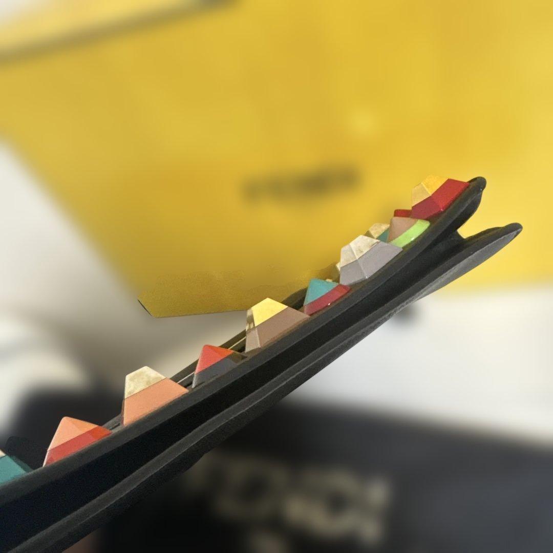 FENDI スタッズ付きレザーショルダーバッグ