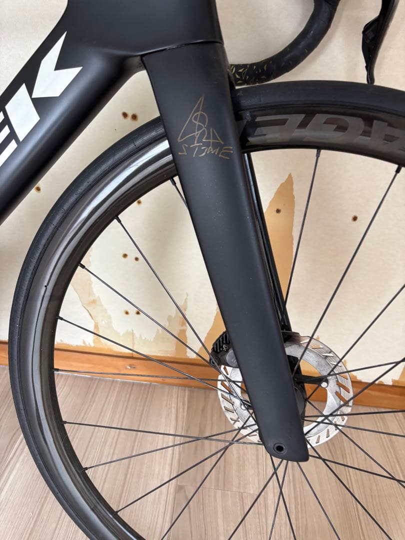 TREK ロードバイク カーボンファイバー