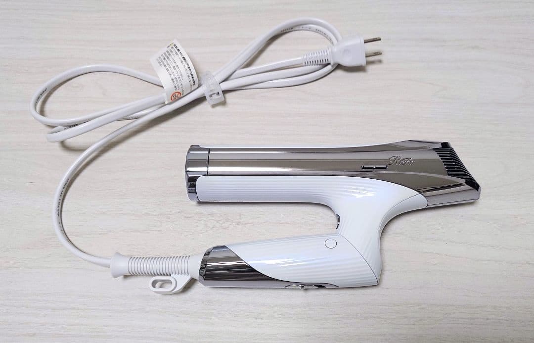 リファ　ビューテック ドライヤー S+　ホワイト