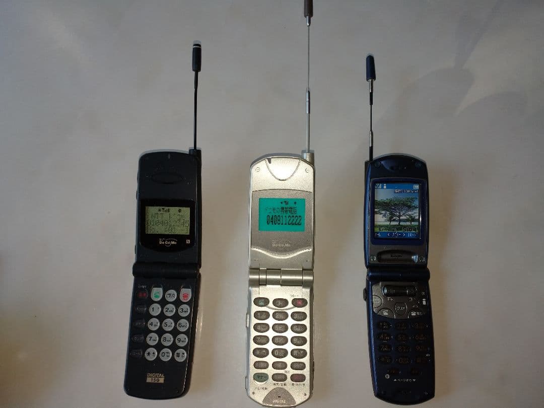 携帯電話　モックアップ　ガラケー