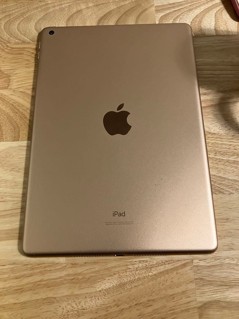 【1月9日まで】iPad第8世代32GBゴールド10.2インチWi-Fiモデル