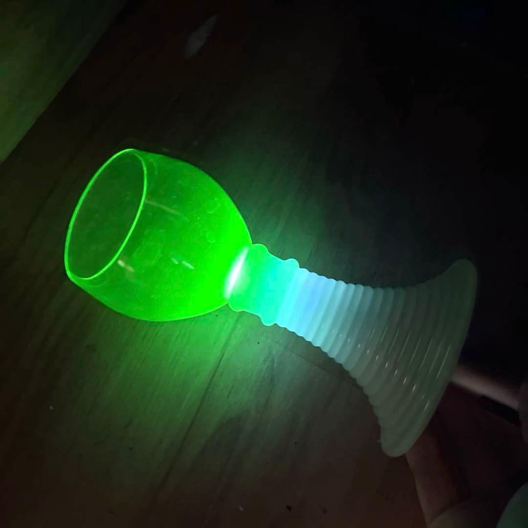 骨董　時代ガラス　超希少　ウラン練りガラス　バイカラー　ワイングラス　レーマー杯