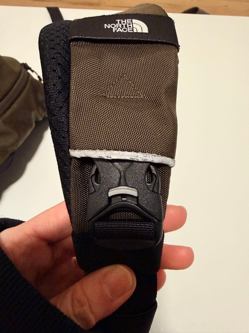 ノースフェイス　ベビースリング　カーキ