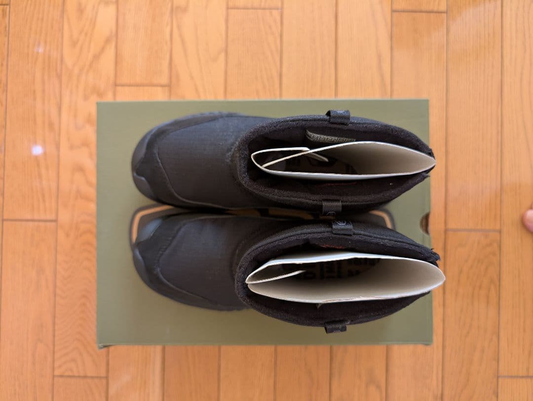 靴 KEEN HOOD NXIS PULL ON WP 24.0