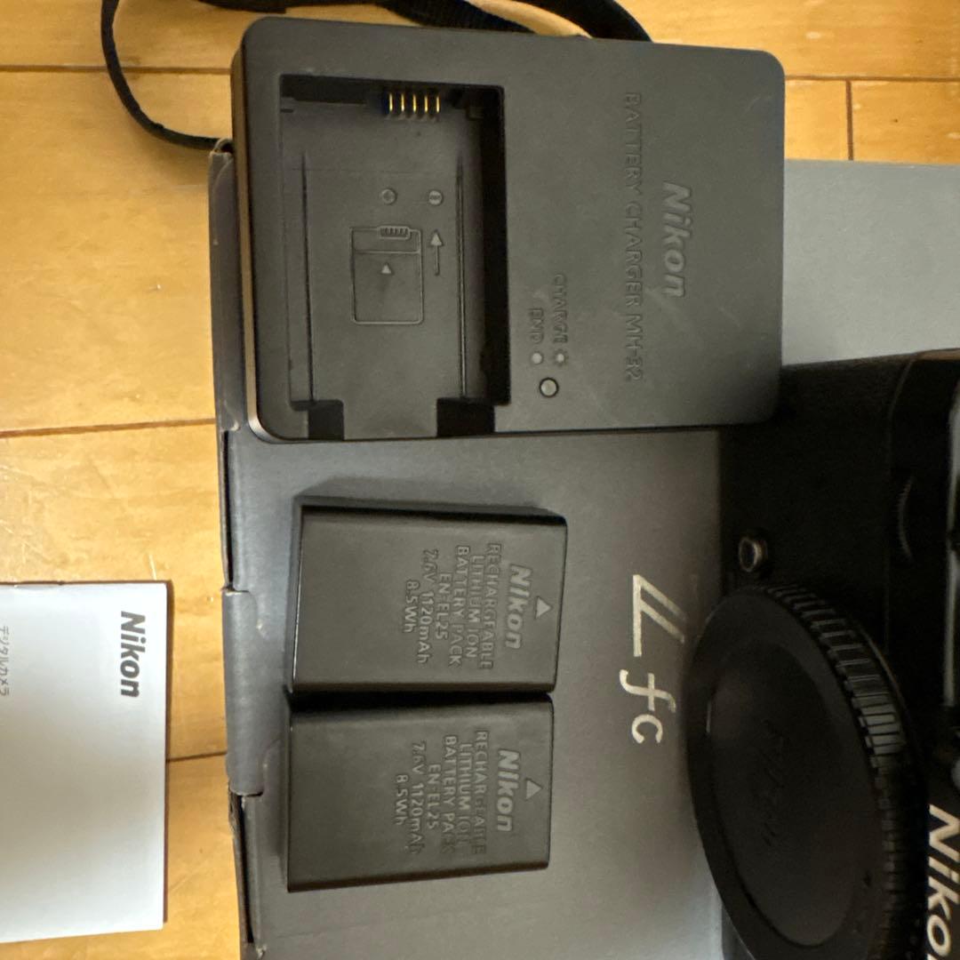 Nikon Z fc ミラーレス一眼 ブラック　ボディのみ　おまけ付き