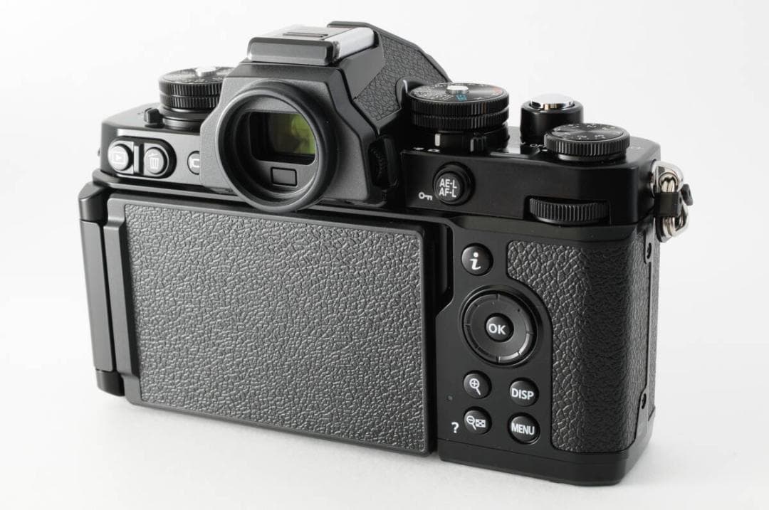 [ほぼ新品] ニコンZ fc レンズセット ≪シャッター回数81回≫ 1325A