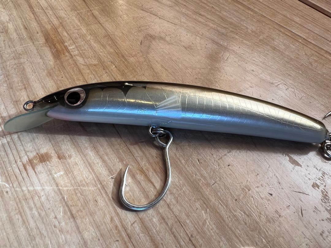 ビッグトラウトルアー 魚じゃらし工房 saburou140&140B