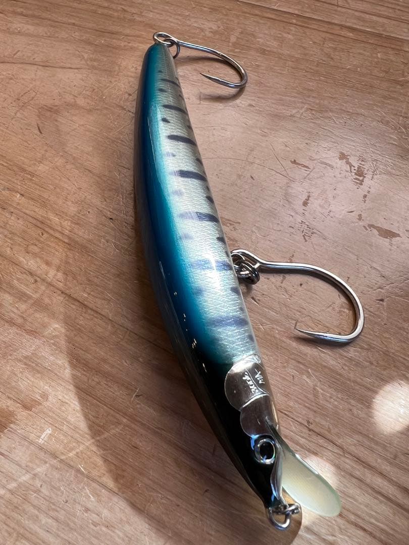 ビッグトラウトルアー 魚じゃらし工房 saburou140&140B