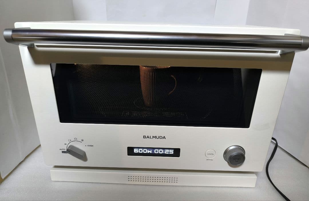 22年製 バルミューダデザイン　オーブンレンジ　K04A　ホワイト
