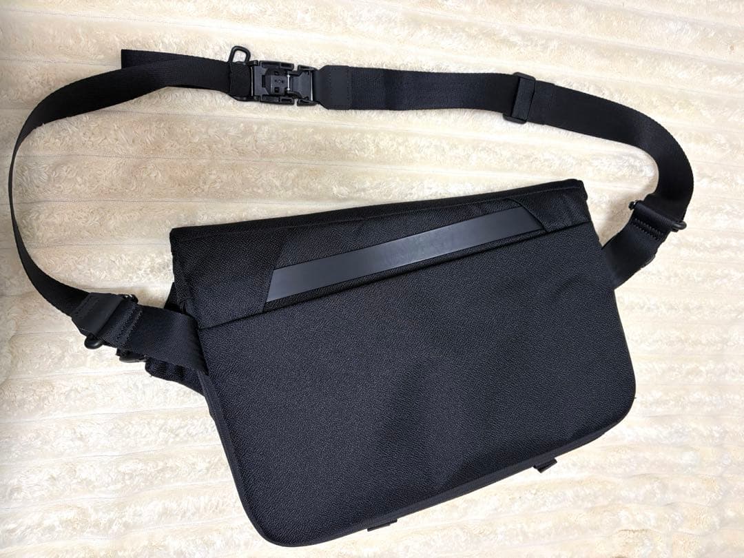 NIID R1 RADIANT MEGA SLING ブラック