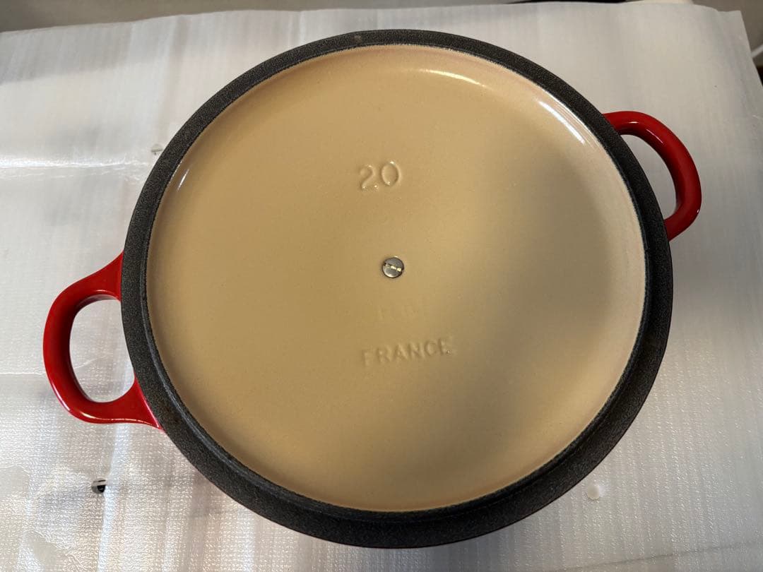 【美品】ル・クルーゼ シグニチャー ココット・ロンド 20cm チェリーレッド