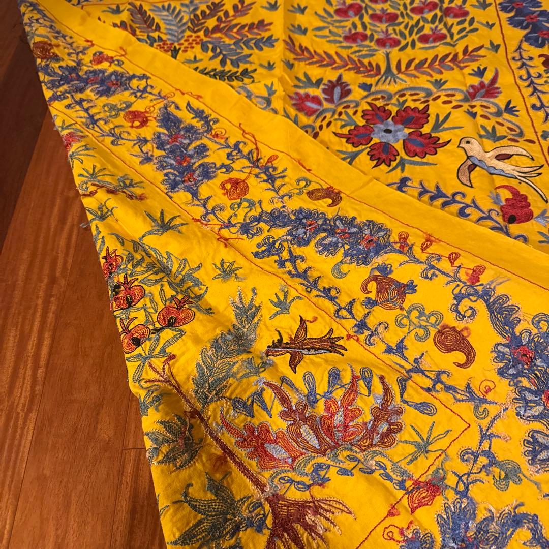 新品　スザニ　花柄刺繍の黄色