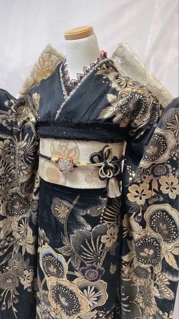 黒地 花柄刺繍 振袖 成人式　振袖6点セット　正絹 振袖フルセット
