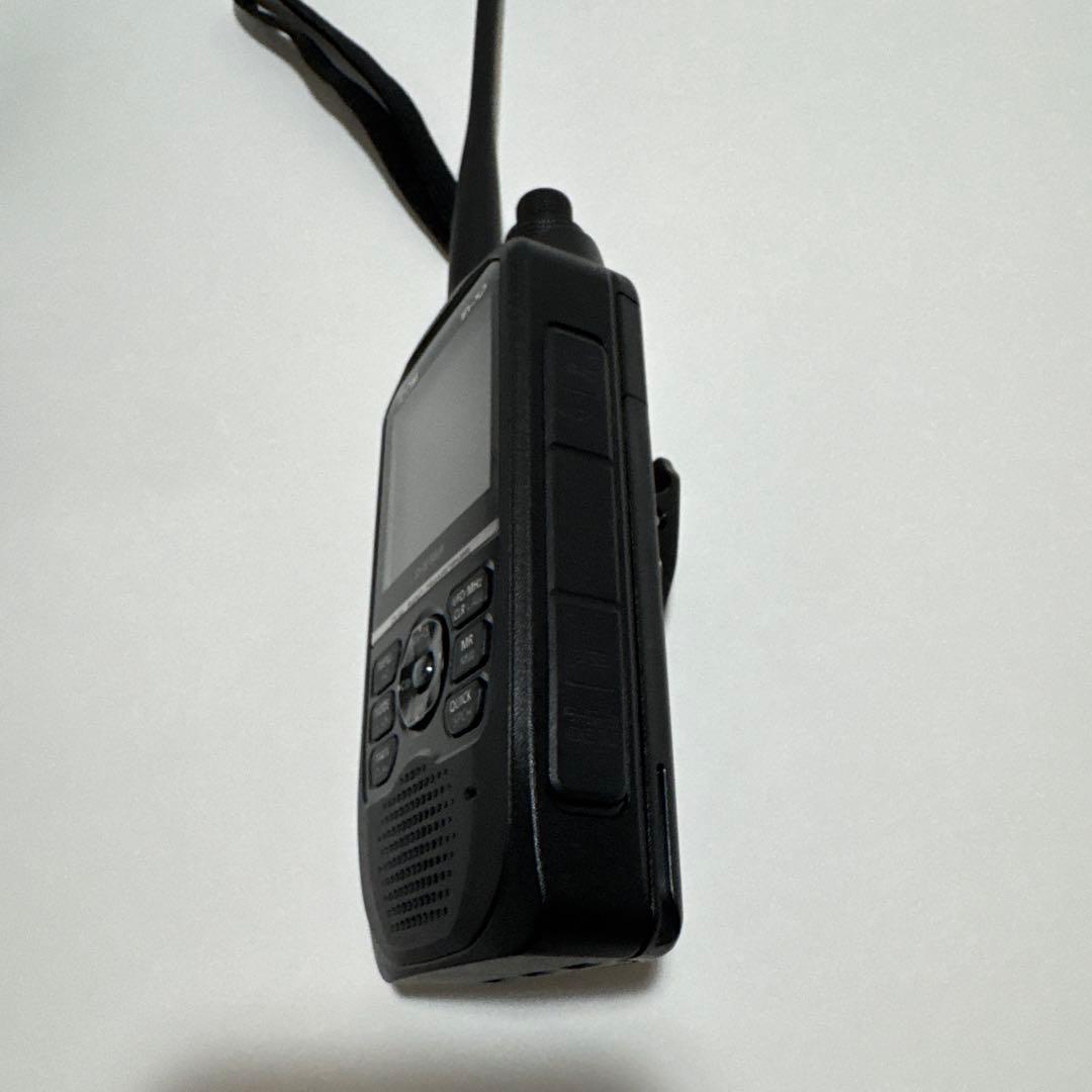 iCOM ID-52 トランシーバー 本体と付属品