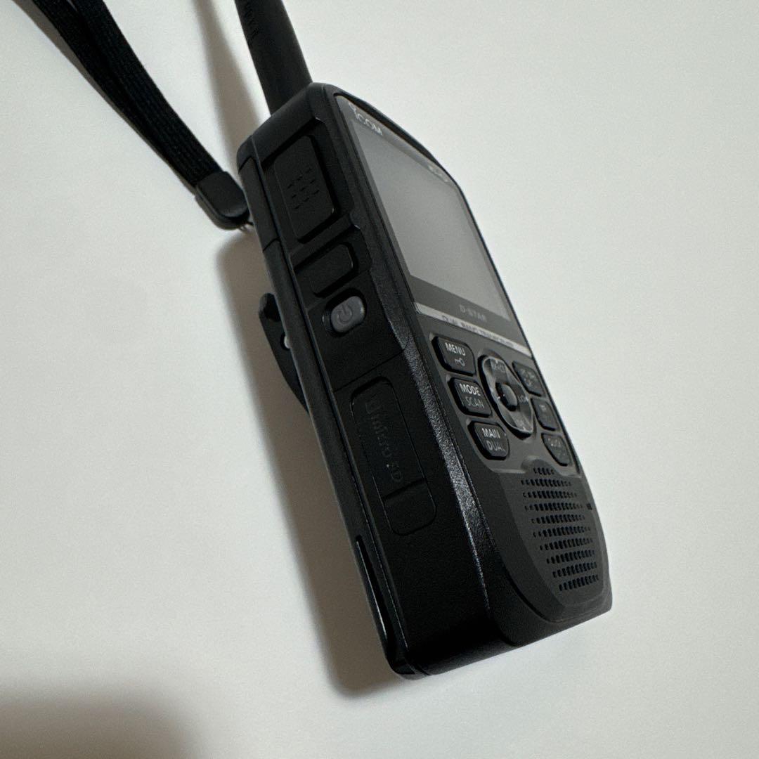 iCOM ID-52 トランシーバー 本体と付属品
