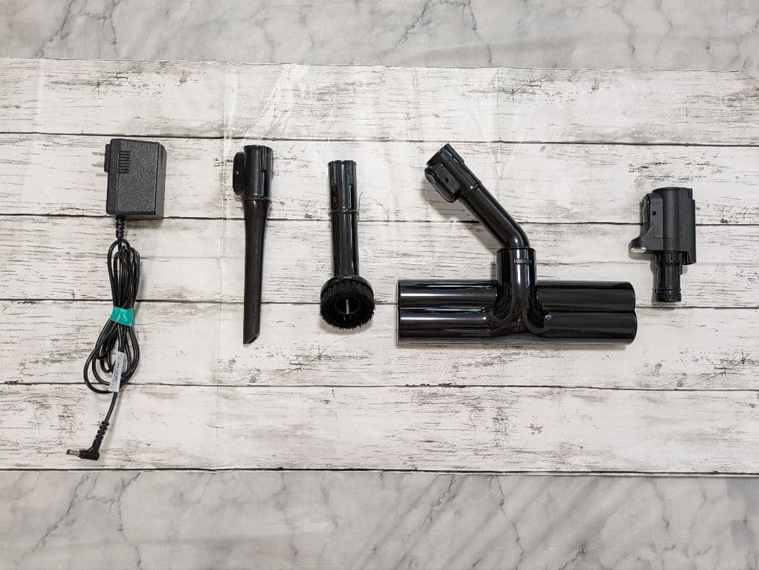 付属品完備トルネオ コードレスクリーナーVC-CLX72　2023年製　保証書