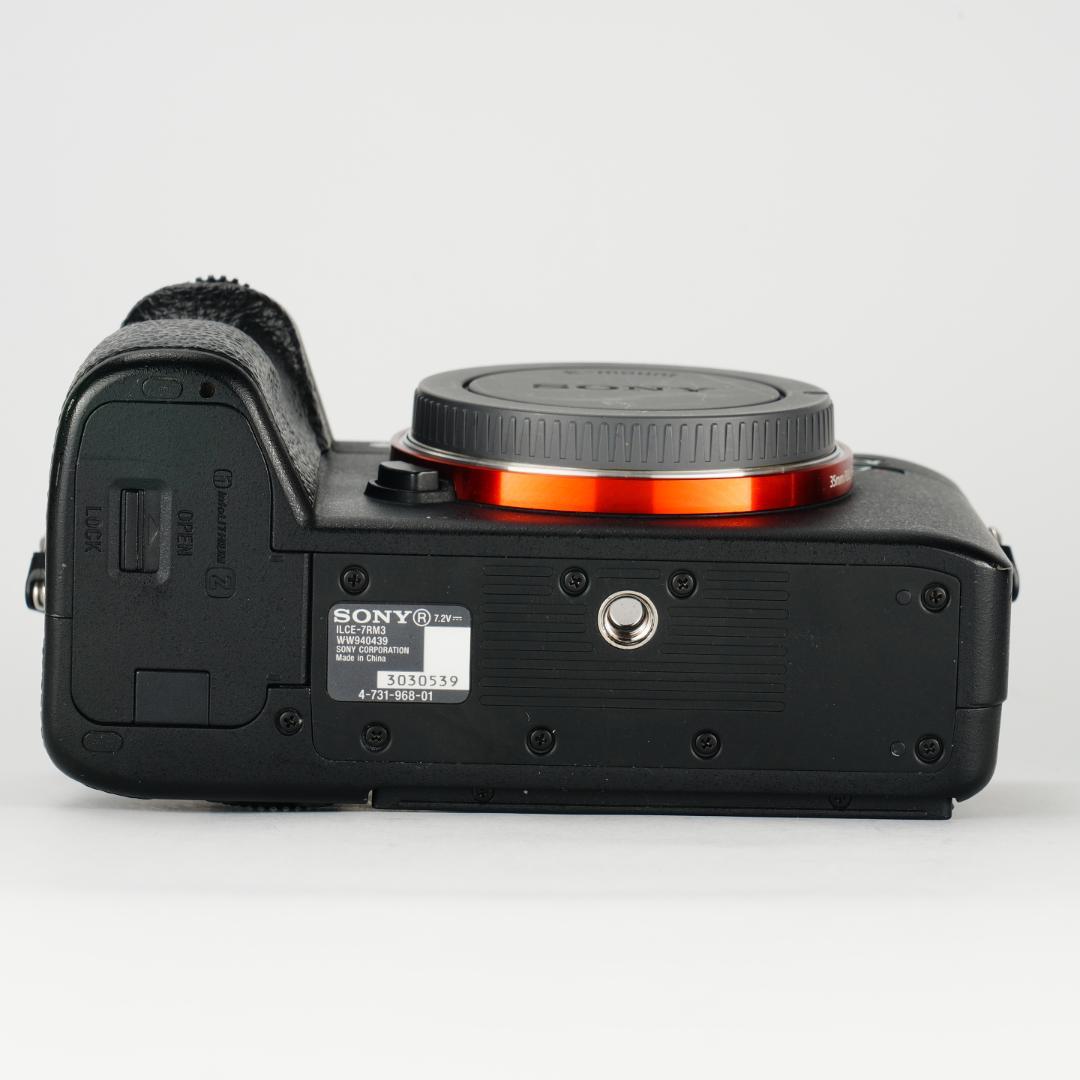 【レンズ未使用】 SONY α7RIII 4240万画素 α7IIIと差をつけろ