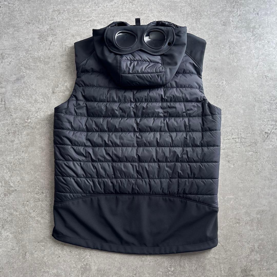 極美品■cp company【L】ゴーグルジャケット 中綿 ベスト ブラック 黒