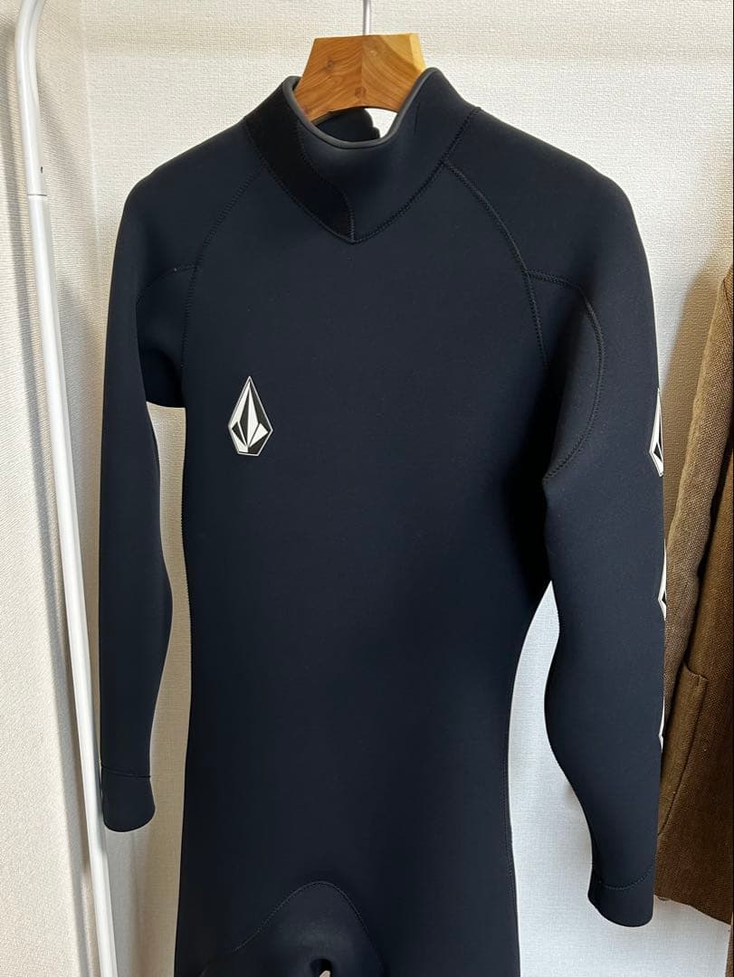 【新品・未使用】VOLCOM フルスーツ ウェットスーツ XLサイズ ブラック