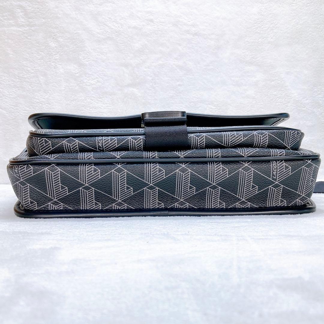 ✨美品✨ラコステ 幾何学模様 ショルダーバッグ フラップ メッセンジャー 総柄