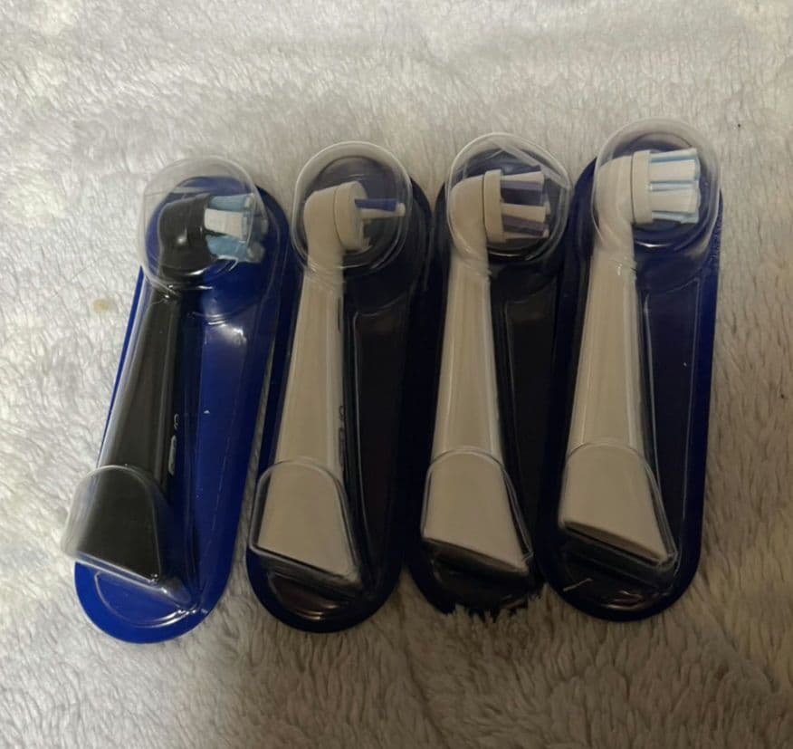 【値下げ可能！未使用品】BRAUN オーラルB iOM82A11BCWT-W