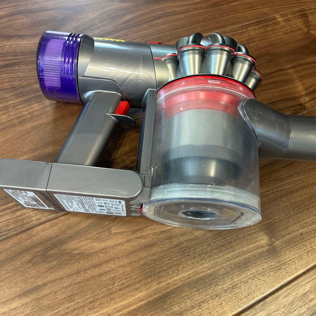 【超メルカリ市限定価格❗️】ダイソンv8slim fluffy 充電器　付属品多数