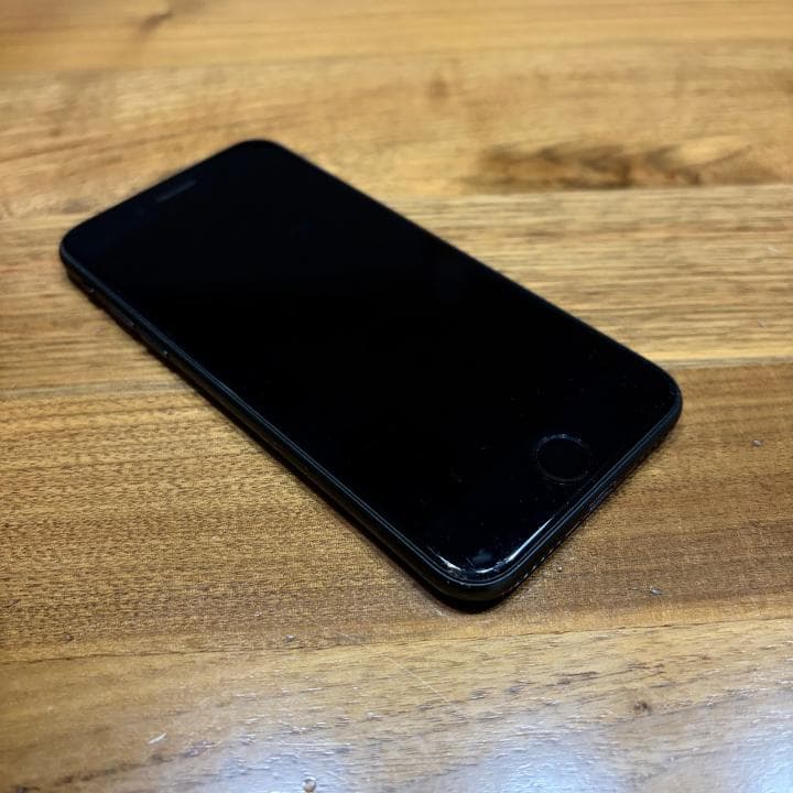 iPhone SE (第2世代)　ブラック 64GB