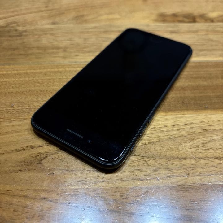 iPhone SE (第2世代)　ブラック 64GB