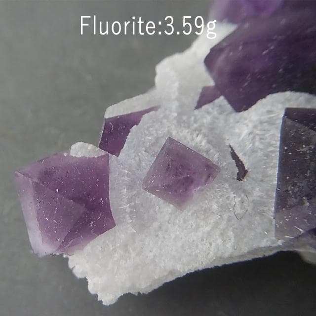 3.59g　砂糖菓子フローライト　母岩付き　鉱物標本　フローライト