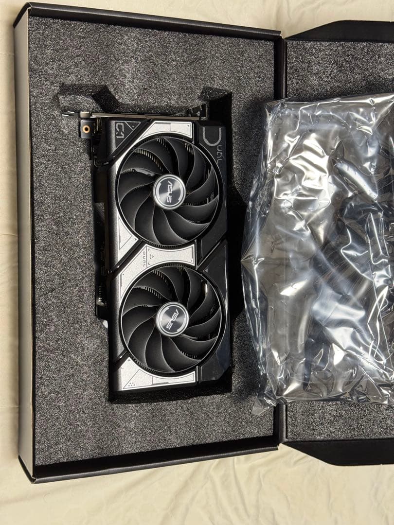 グラフィックボード・グラボ・ビデオカード ASUS DUAL GeForce RTX 5060 8GB