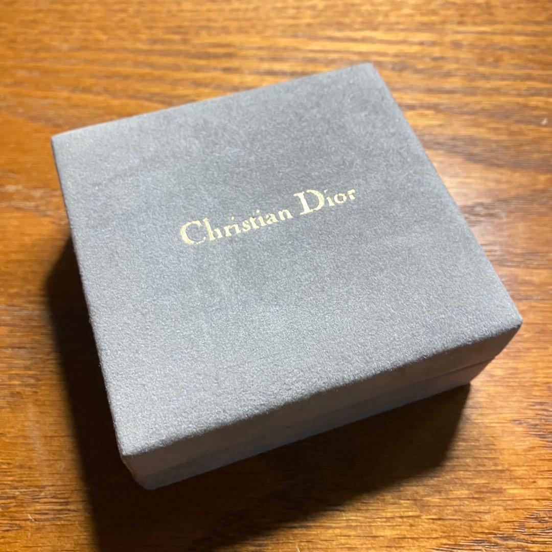Christian Dior 円形ブローチ