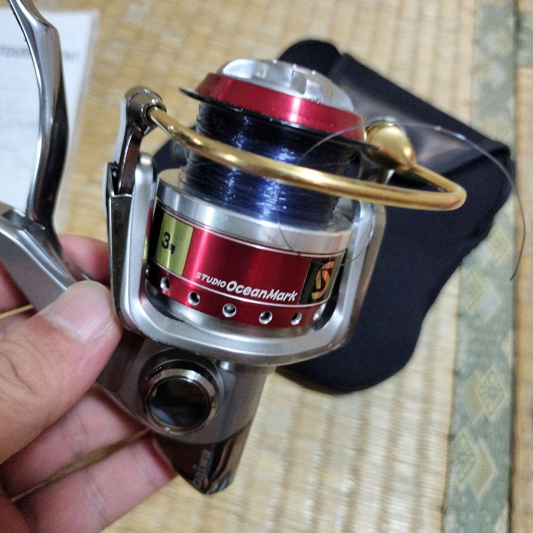 DaiwaトーナメントISOZ-3000LB　替えスプール2個・ケース付き