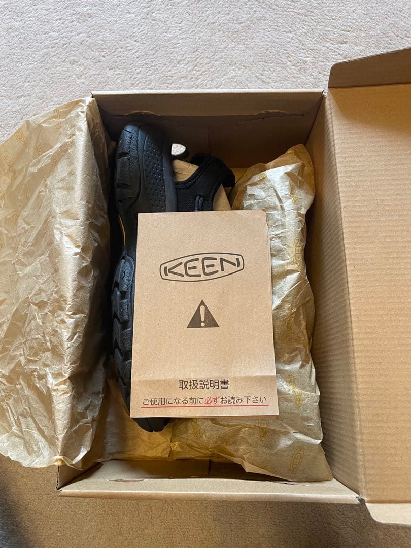 keen キーンユニークサンダル アストリア 23.5cm 黒　新品未使用