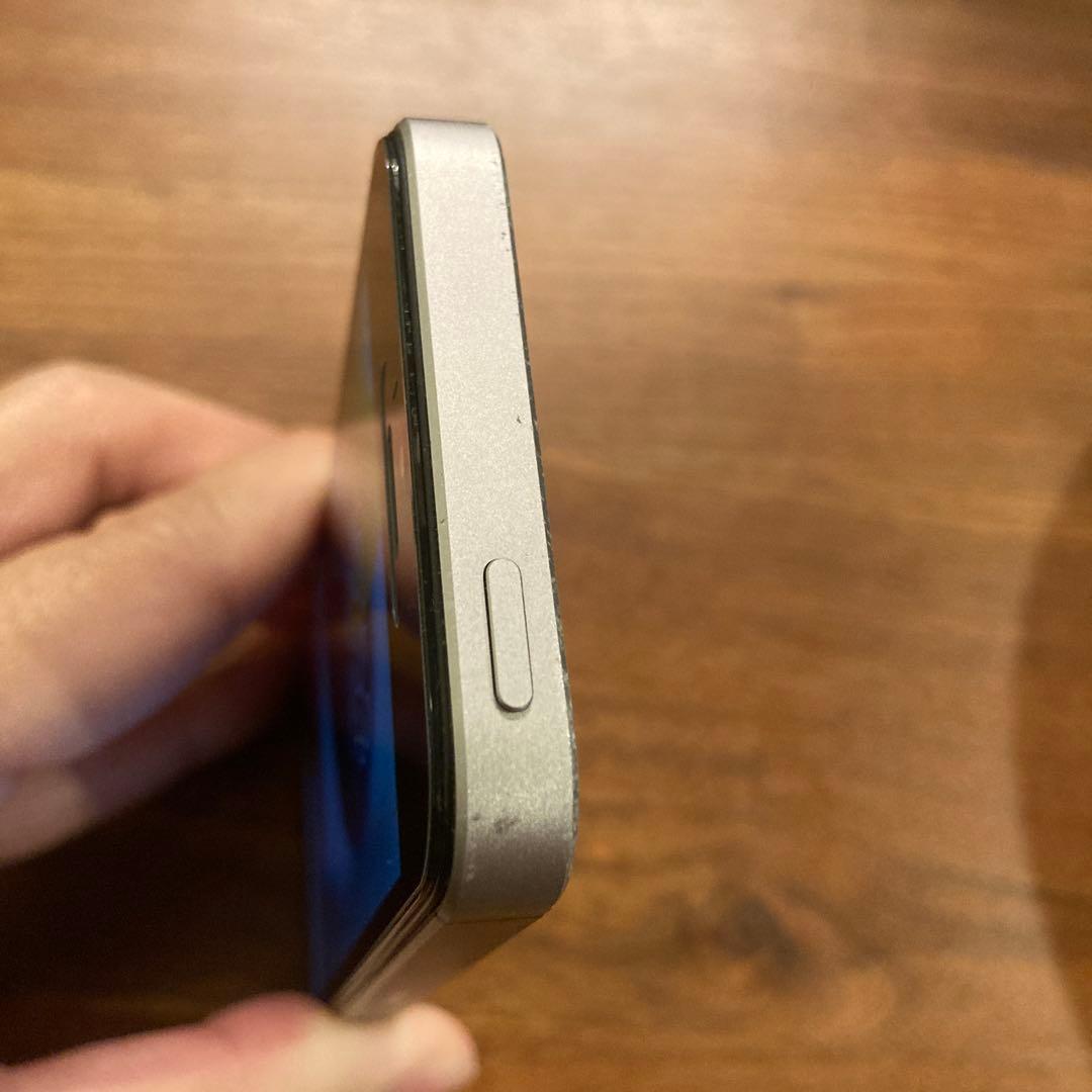 Apple iPhone SE シルバー 第一世代　64GB