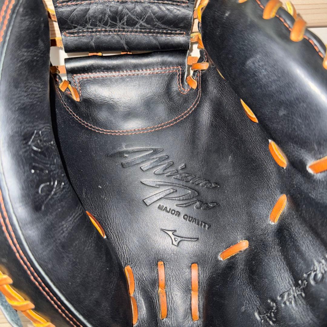 ★15日限定値下げ【ミズノプロ】一般軟式キャッチャーミット號 M-R型グラブ袋付