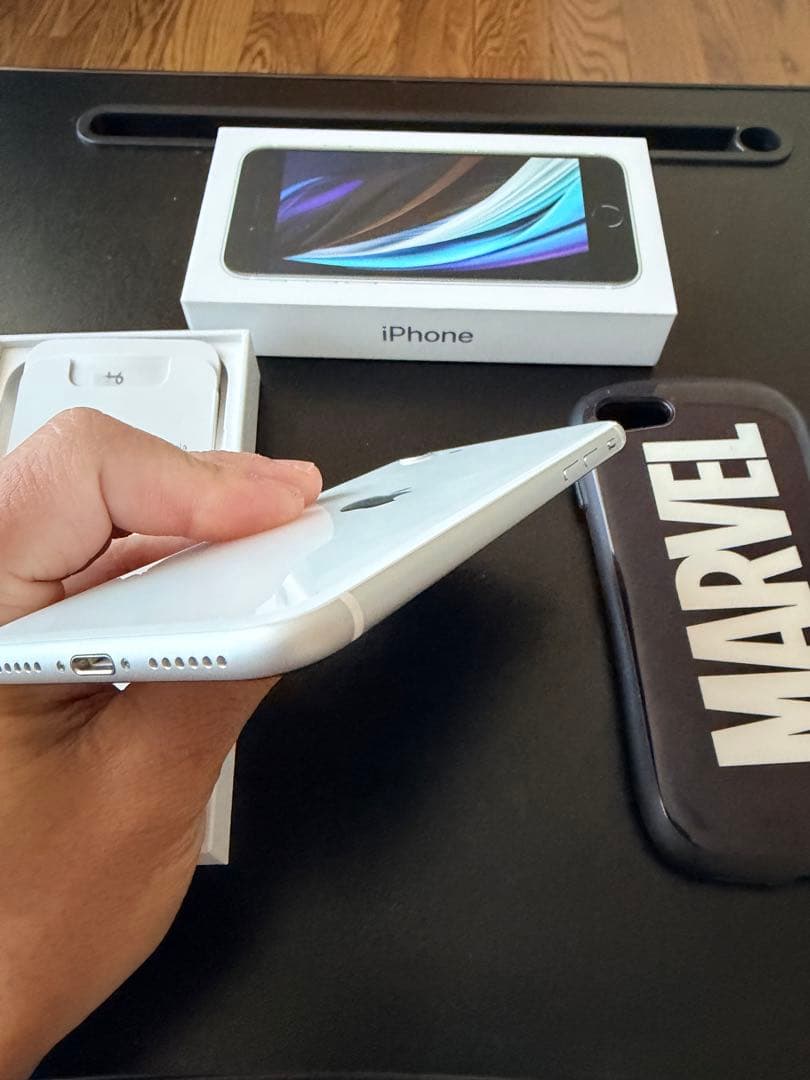 スマートフォン本体 Iphone SE 2020