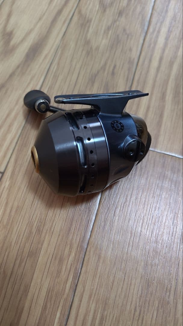 フルーガー　スピンキャストリール　プレジデント