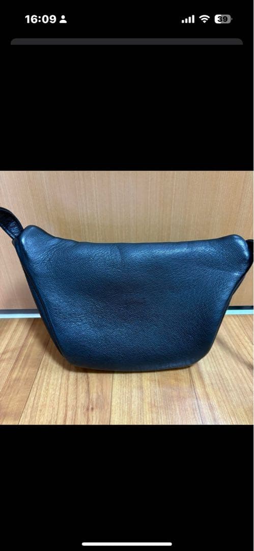 アエタ　aeta s黒 レザー ボディバッグ・ウエストポーチ