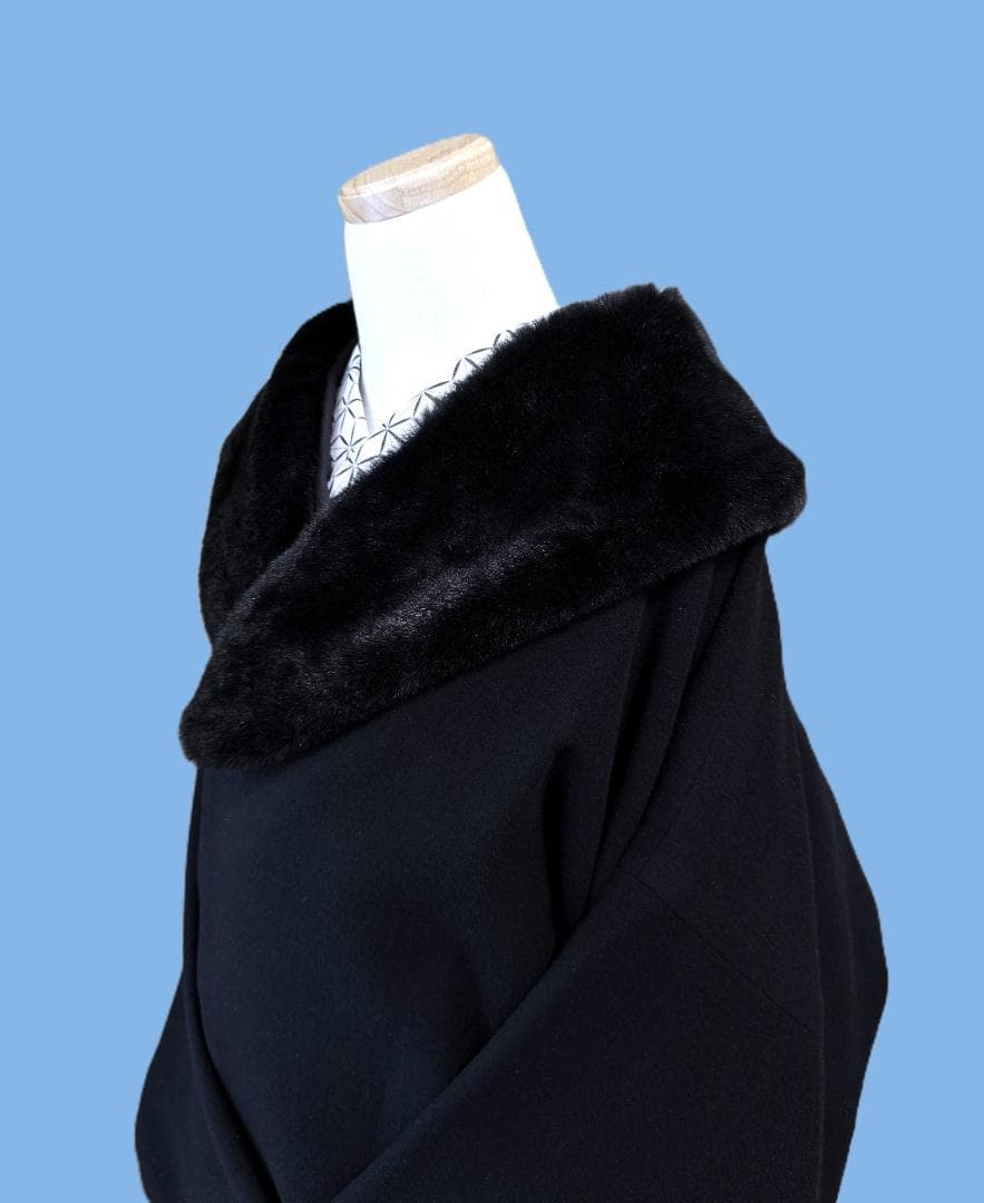 撫松庵　アンゴラ混ファー付きウール着物コート　黒　裄丈７３.５　身丈１０７