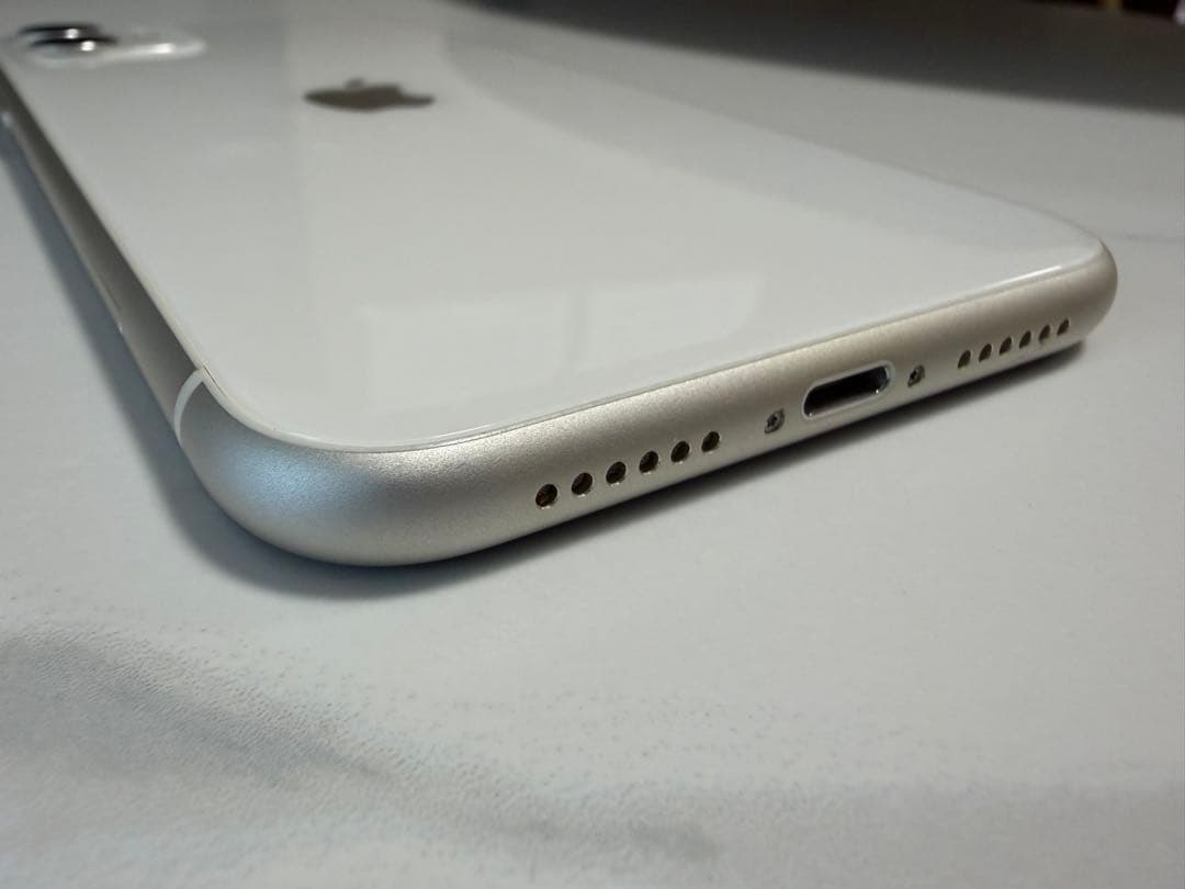 iPhone11 本体　64 ホワイト