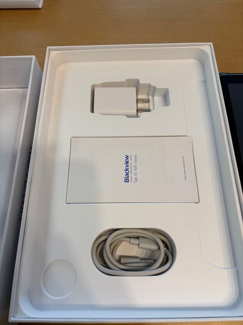 Blackview Androidタブレット 本体 充電器付き