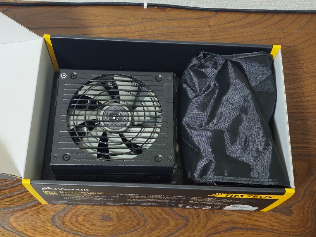 グラフィックボード・グラボ・ビデオカード AORUS RTX 4060Ti & CORSAIR RM750x