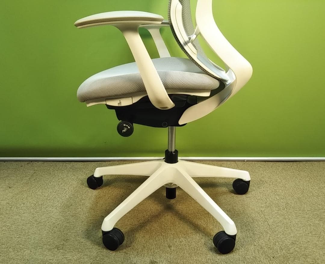 bl　オカムラ　シルフィーチェア　前傾機能　ハイバック　メッシュタイプ　中古