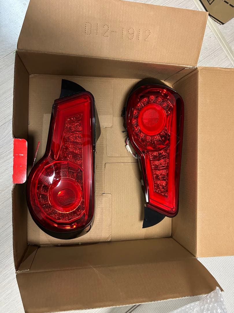 トヨタ 86 / スバル BRZ クリスタルアイ　レッドタイプ