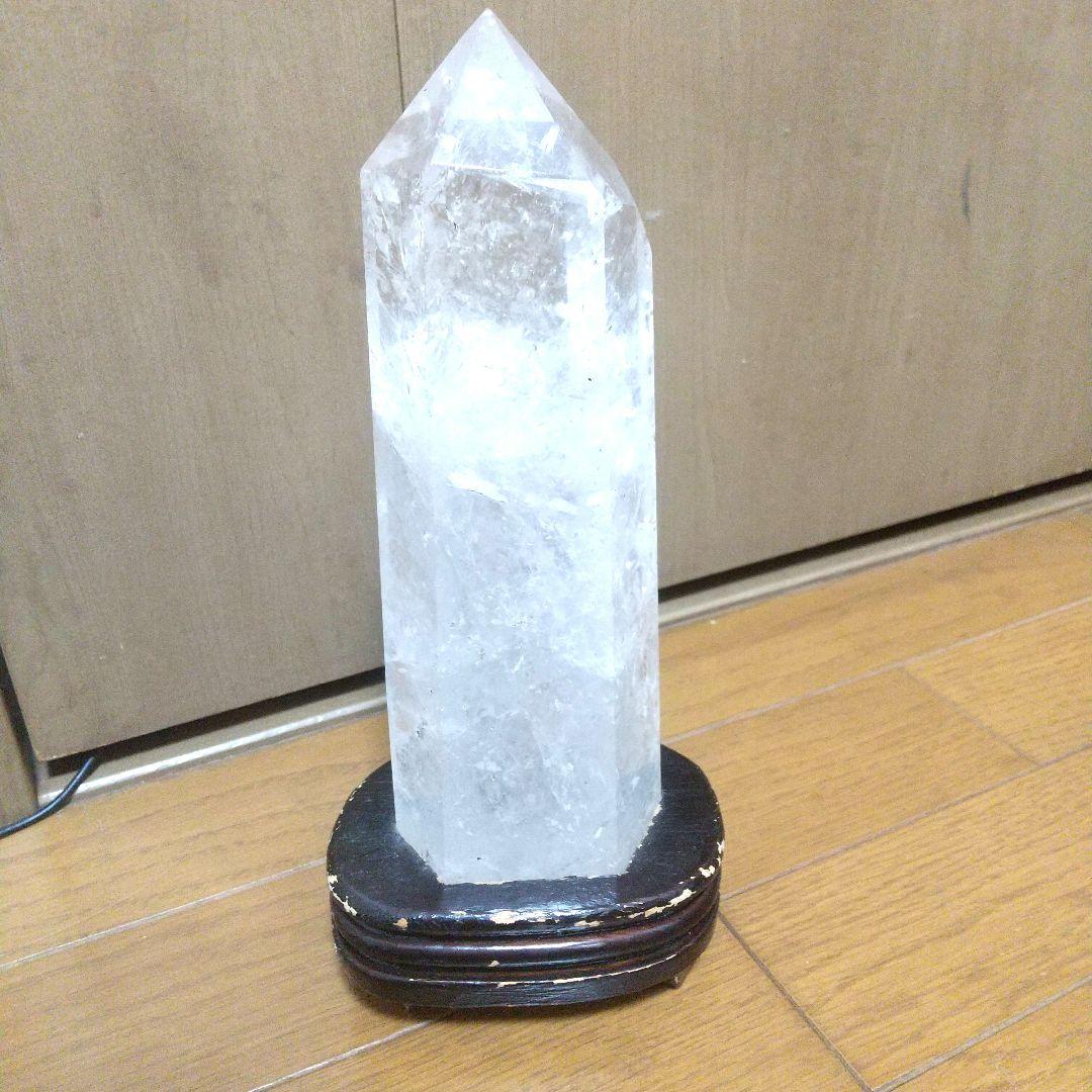 ★サンダーストーン 雷水晶 ポイント型 置物 台座付き a0440