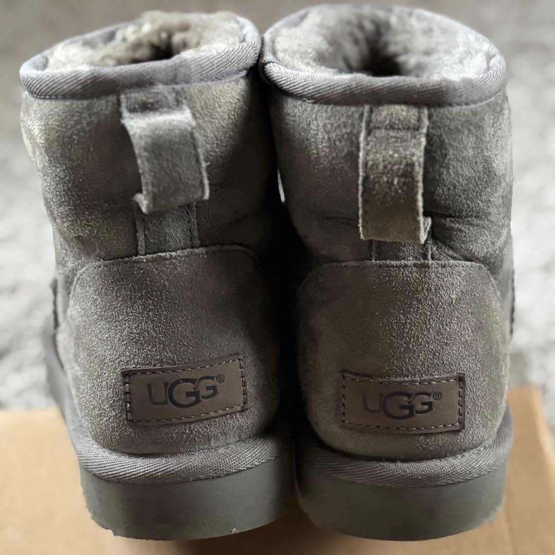 UGG クラシックミニ　ムートンブーツ　グレー US8 25㎝
